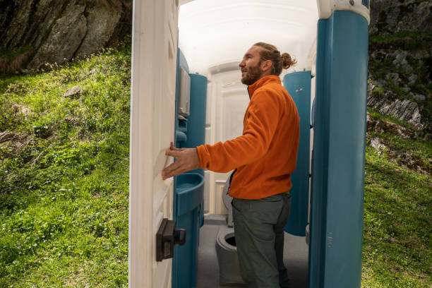 Porta potty delivery and setup in Carle Place, NY